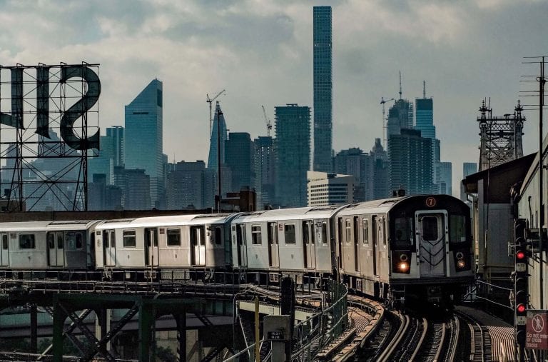 뉴욕 지하철 MTA 보고서, ‘지하철 속도 50% 늘려야…’ 언급